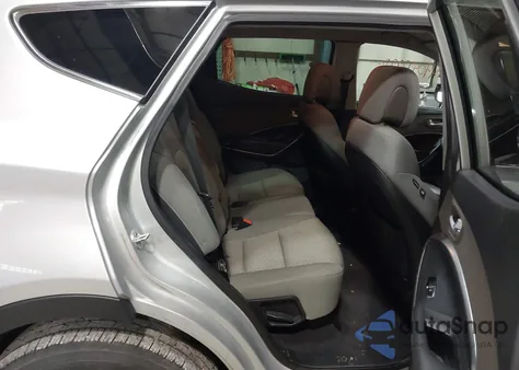 2017 Hyundai Santa Fe Sport 2.4L z USA, uszkodzony, nr VIN 5XYZTDLB7HG457719